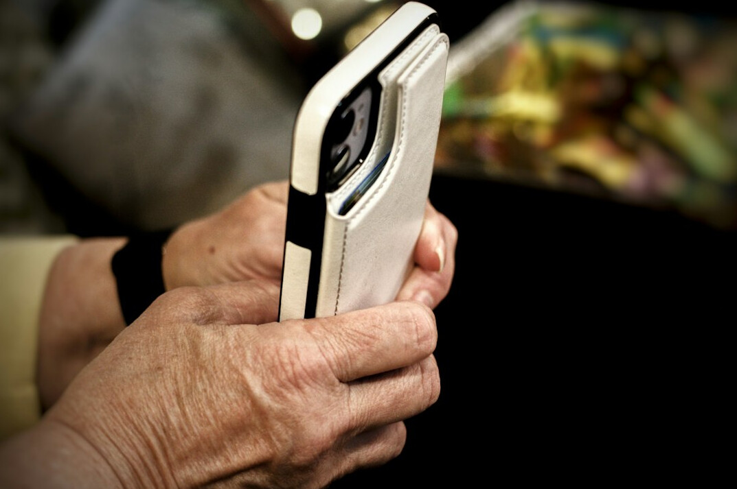 Older adults attending a smartphone workshop